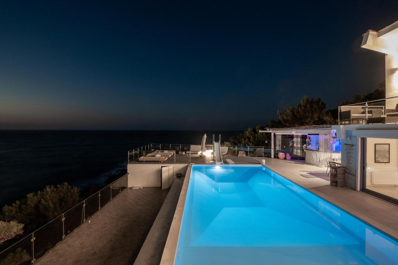 Icarus Luxury Beachfront Villa Gialiskari (Icaria) Exterior foto