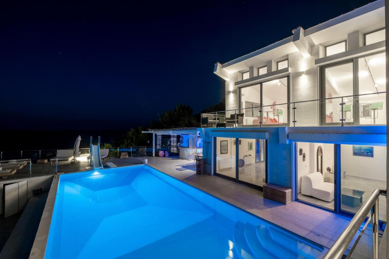 Icarus Luxury Beachfront Villa Gialiskari (Icaria) Exterior foto