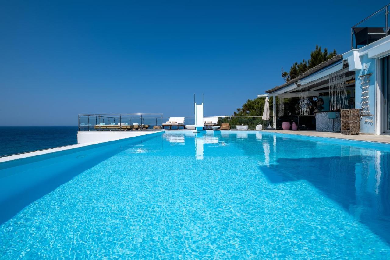 Icarus Luxury Beachfront Villa Gialiskari (Icaria) Exterior foto